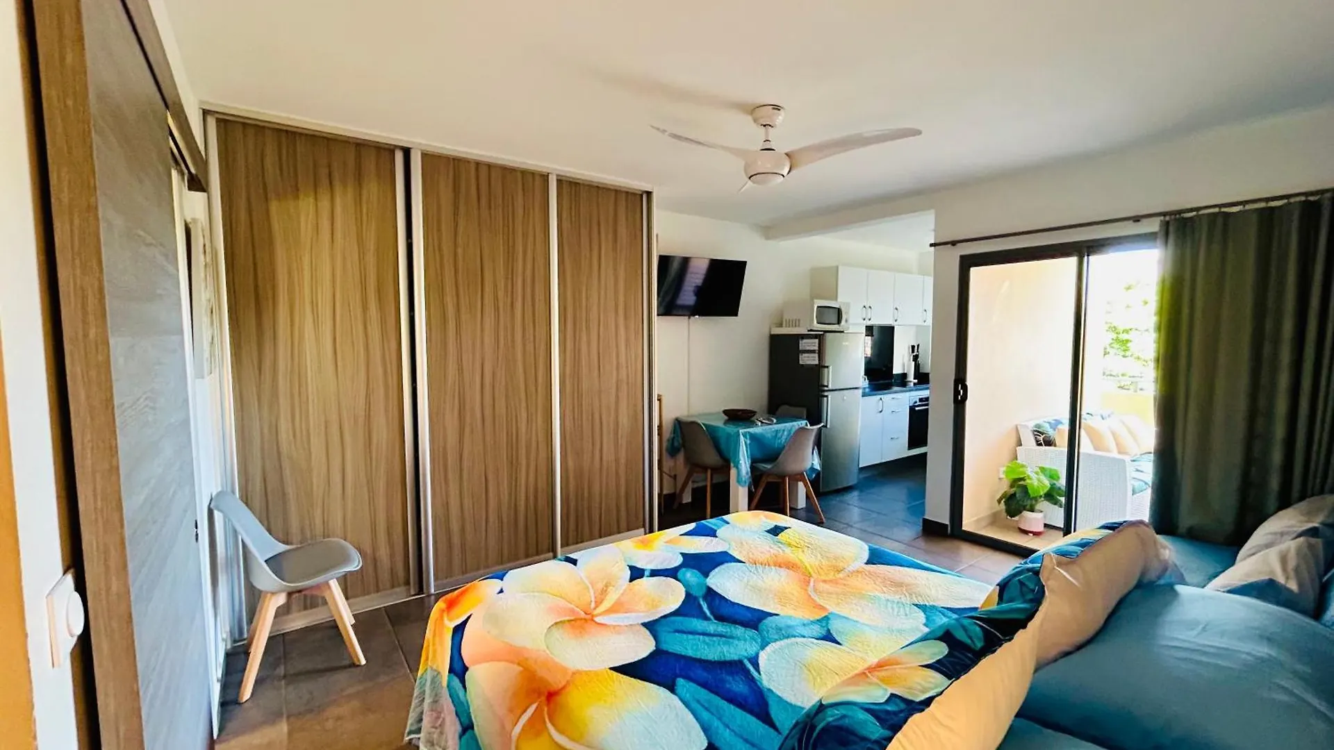 Tehautahi Cozy Lodge 1 Papeete  French Polynesia