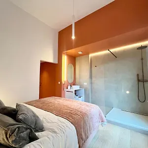 https://lescapade-chic-cathdrale-saint-lambert.brusselshotelsbook.com