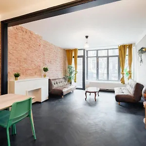 https://charming-and-spacious-apartments-in-the-heart-of.brusselshotelsbook.com